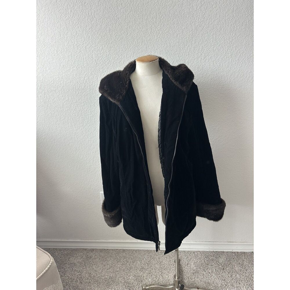 Vintage Gallery Women's Faux Fur Women's Black Jacket